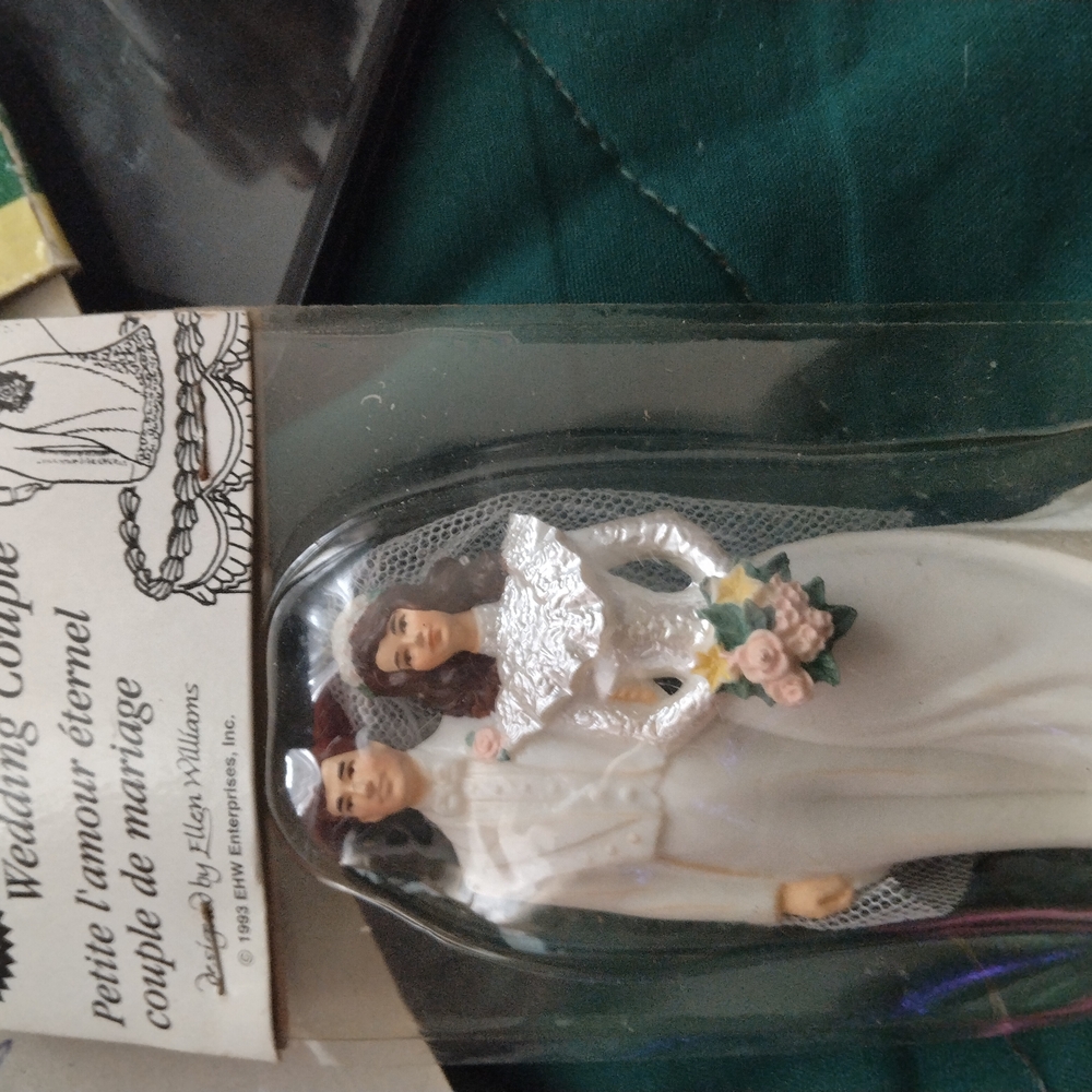 Vintage America Wedding Couple Cake Topper - White and Pink